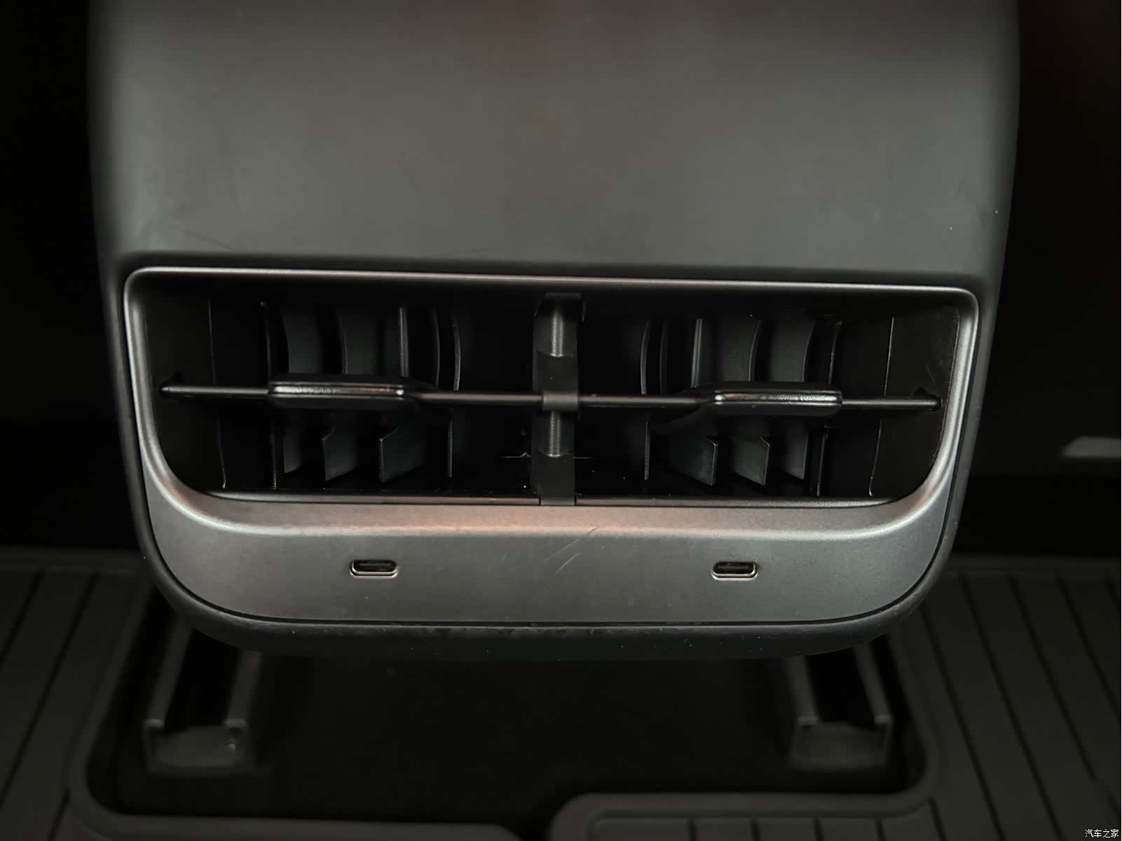 Tesla Model 3, 2020 38