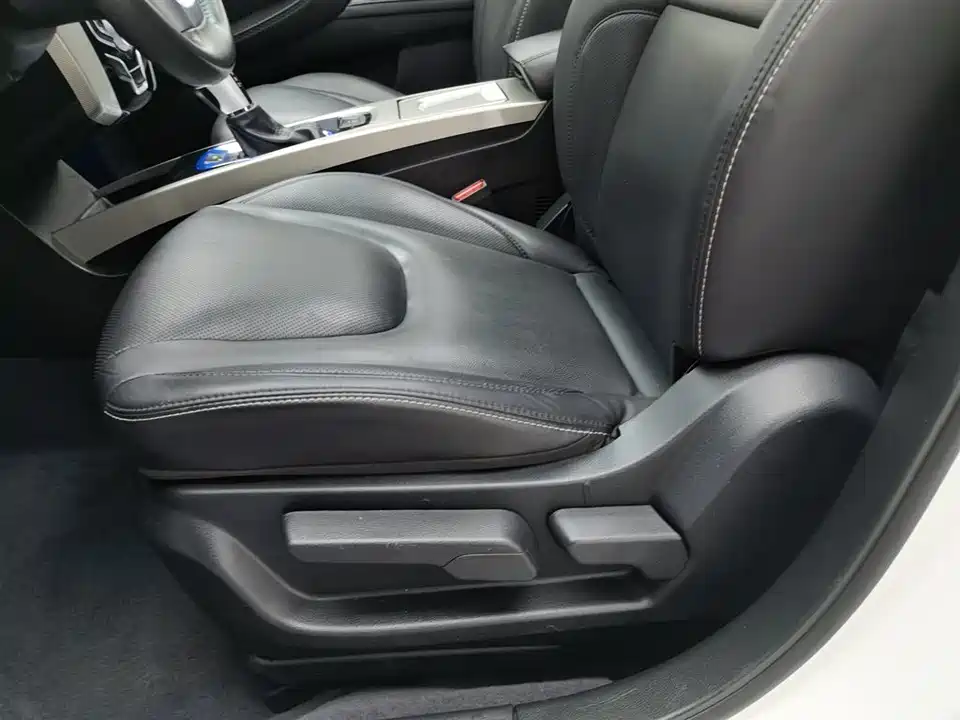 Luxgen Excellent 6 SUV