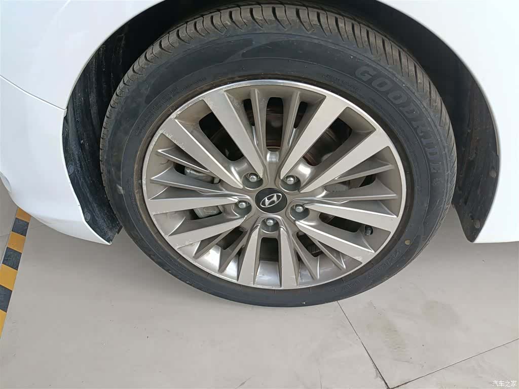 Hyundai GLS, 2017 25