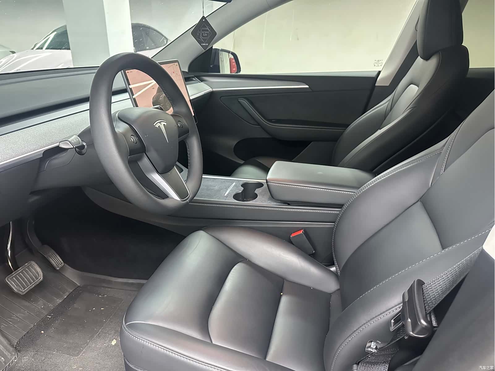 Tesla Model Y, 2024 6