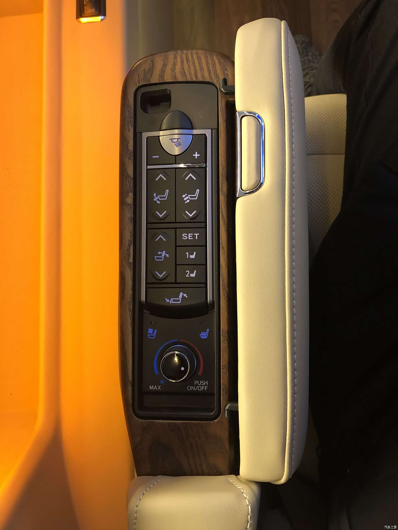 Toyota Coaster, 2019 13