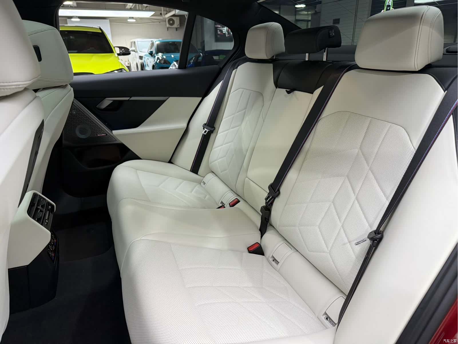 BMW i5, 2025 22