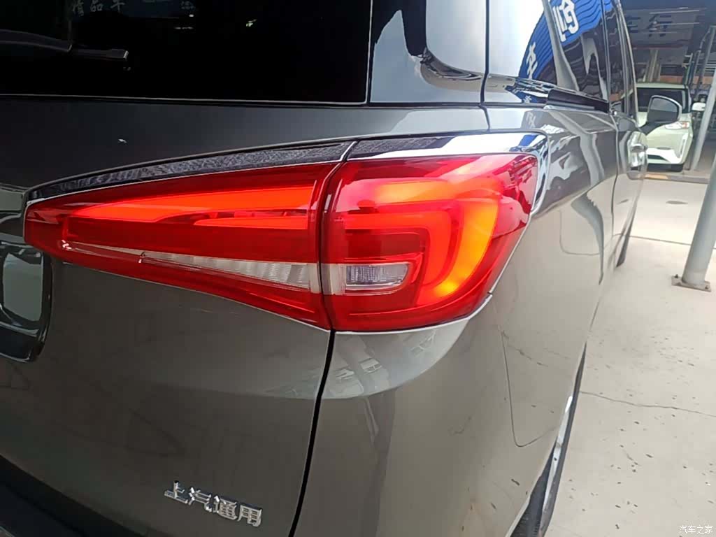 Buick GL8, 2018 8