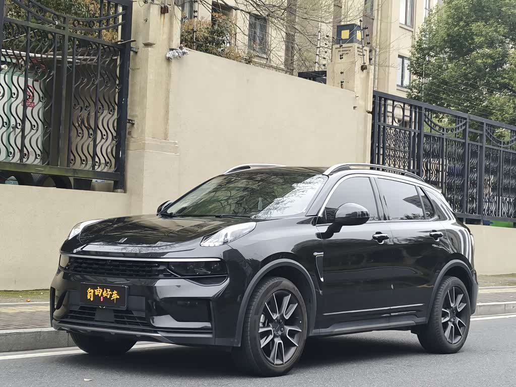 Lynk & Co 01
