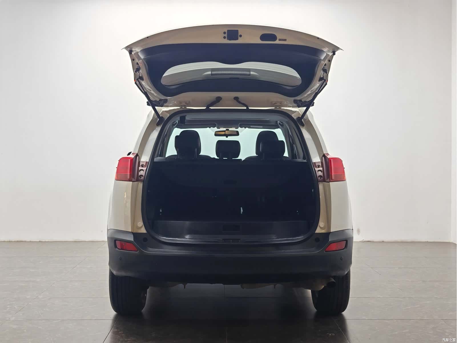 Toyota RAV4, 2016 12
