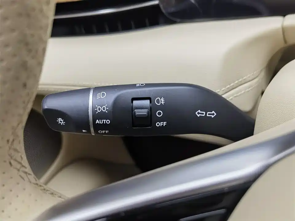 AITO Ask the world M7