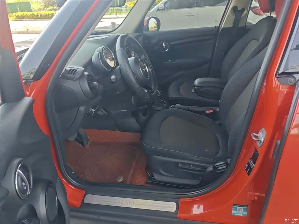 Mini ONE, 2019 15