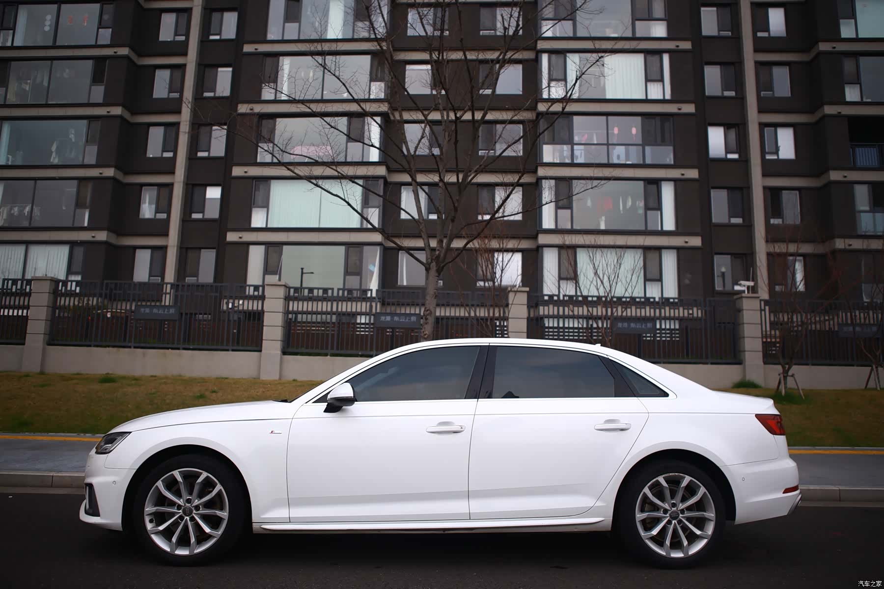 Audi A4L, 2019 4