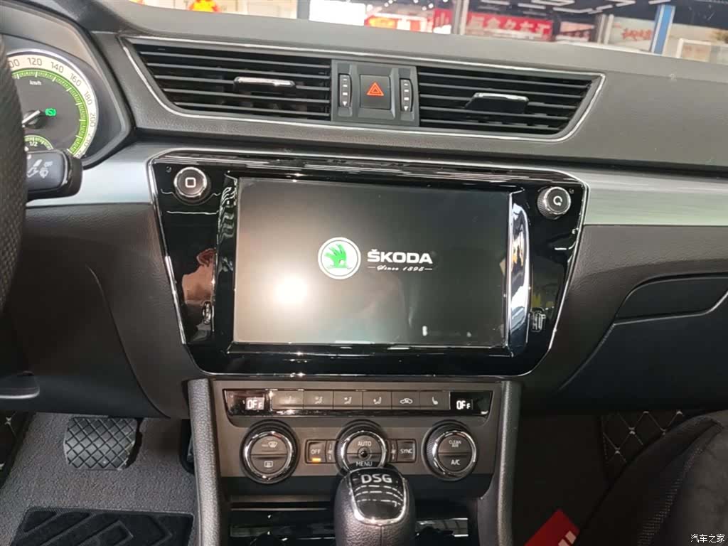 Skoda Superb, 2019 13
