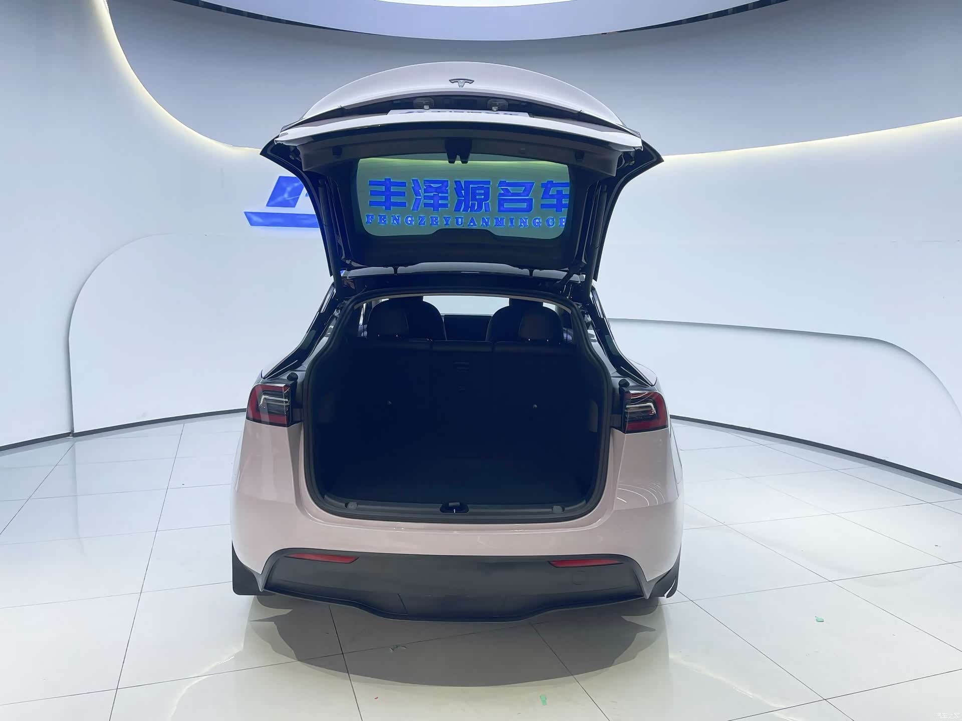 Tesla Model Y, 2022 6