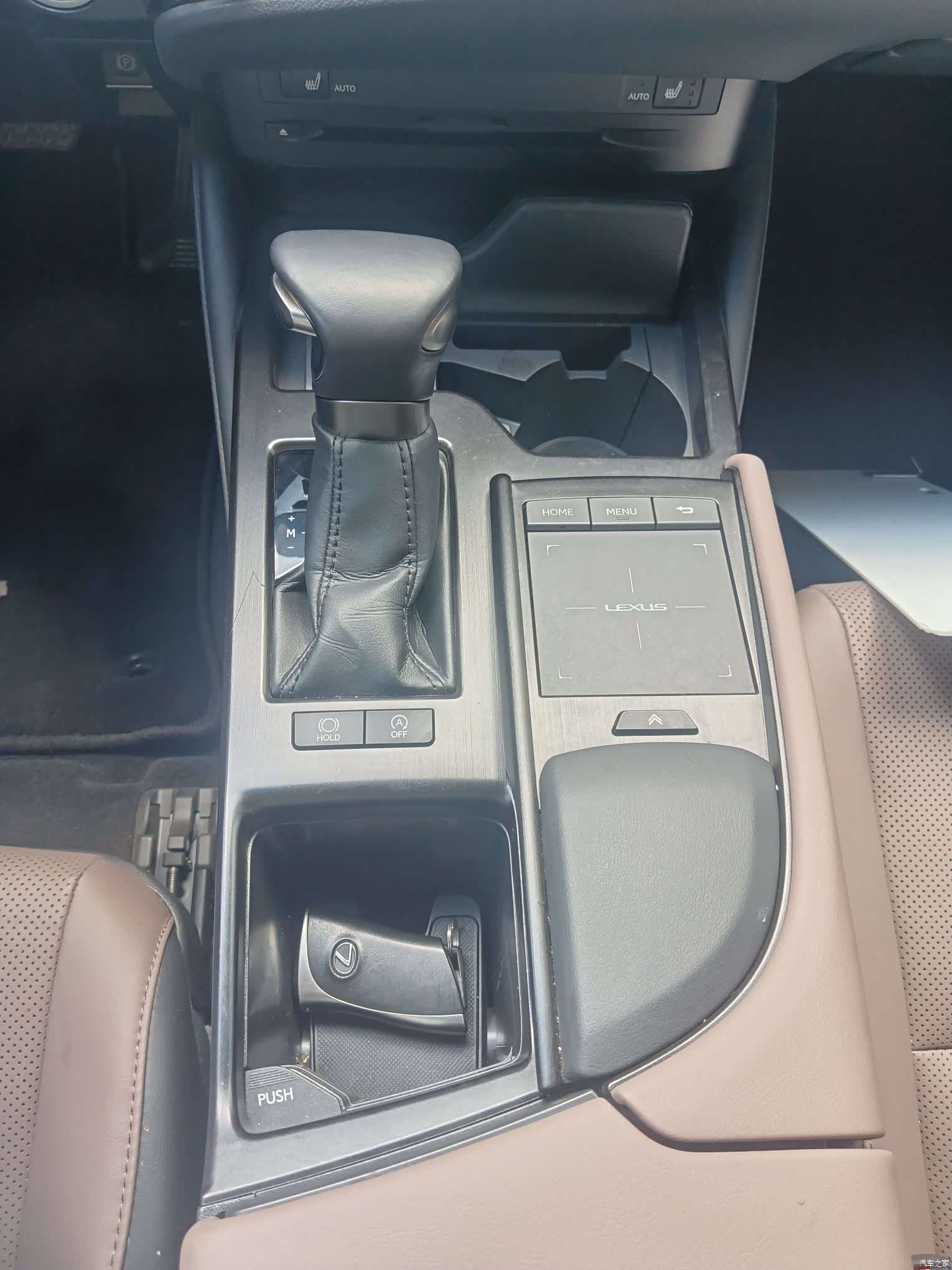 Lexus ES, 2022 24