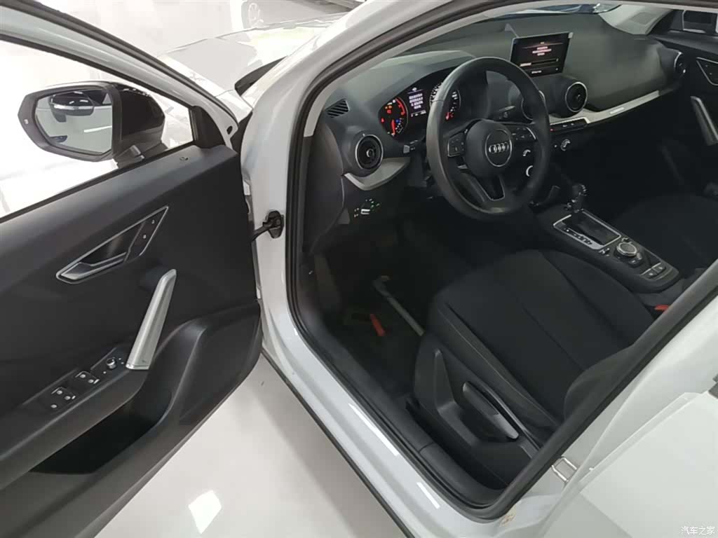 Audi Q2L, 2021 16