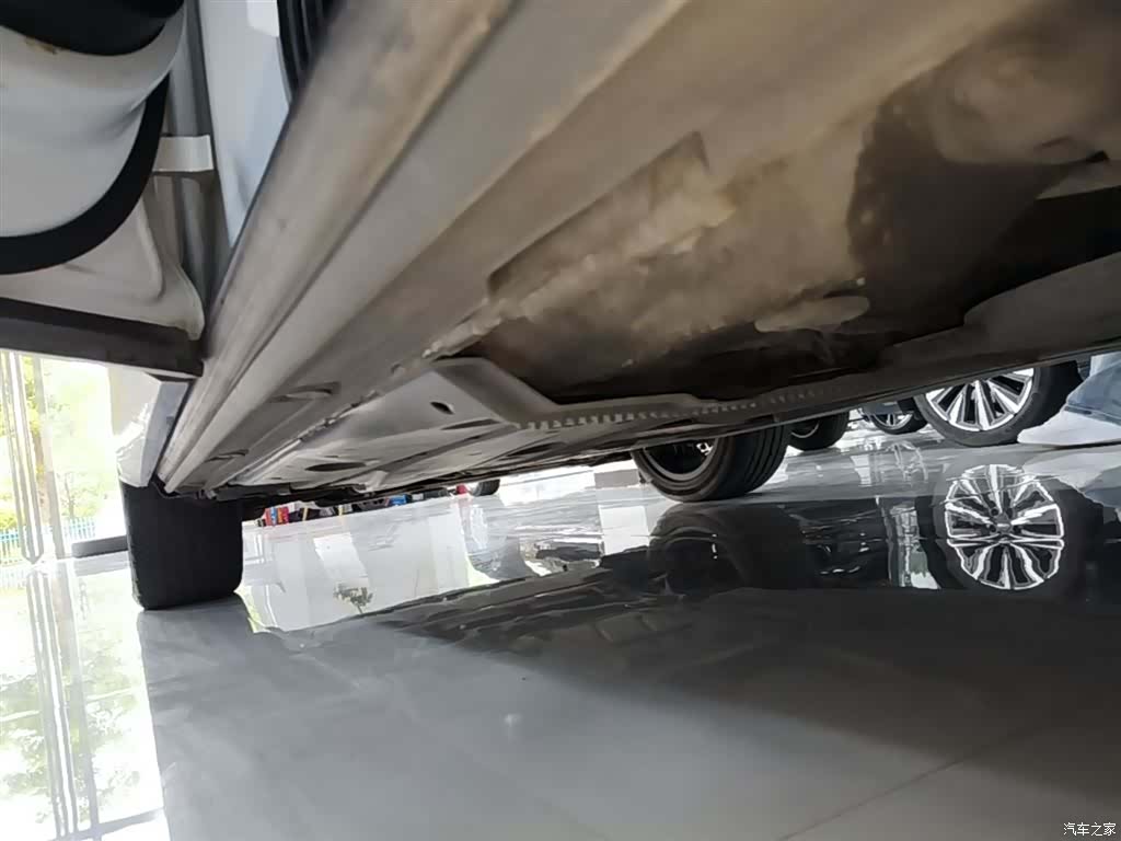 Audi Q2L, 2021 21