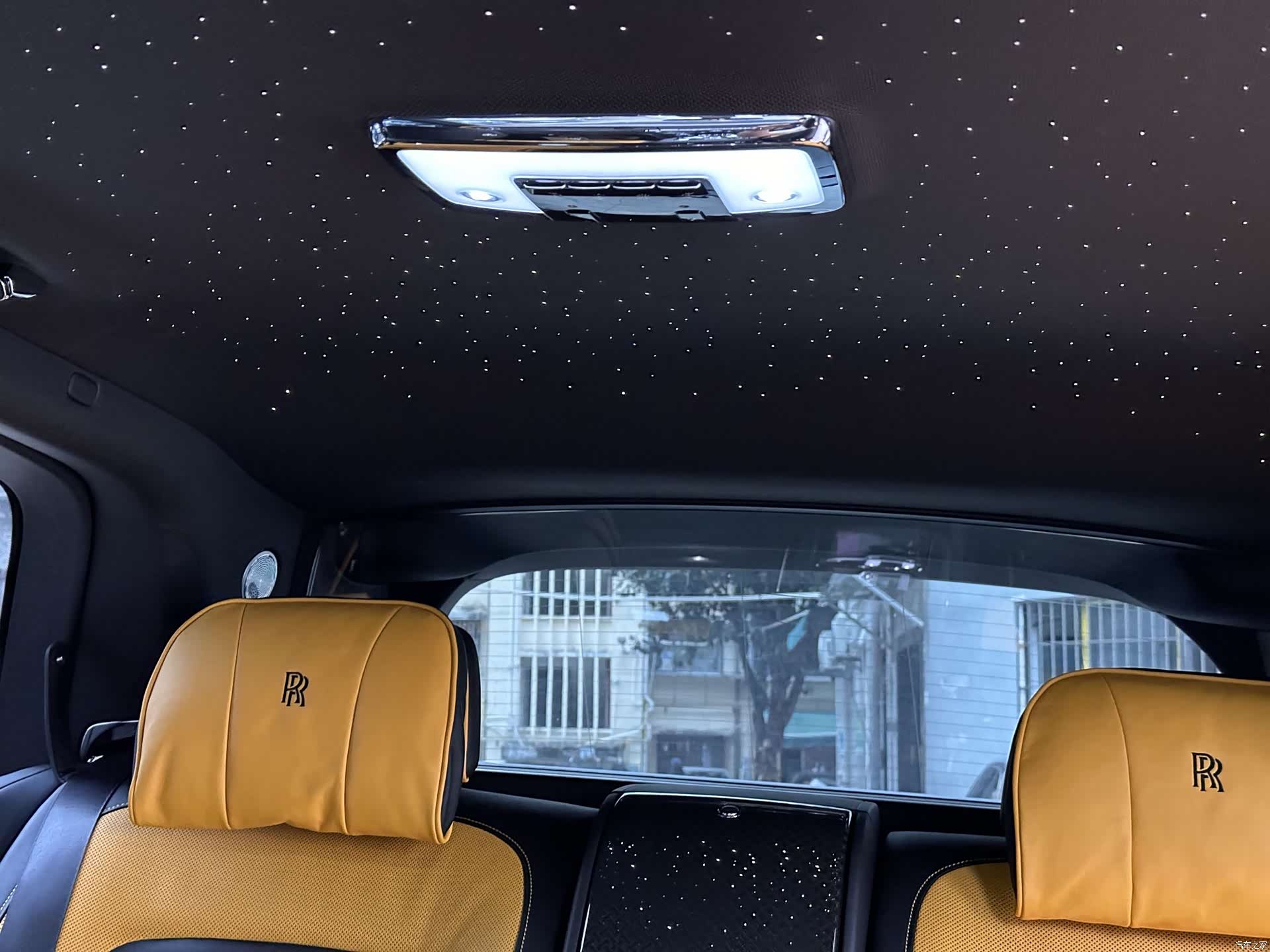 Rolls-Royce Cullinan, 2023 9