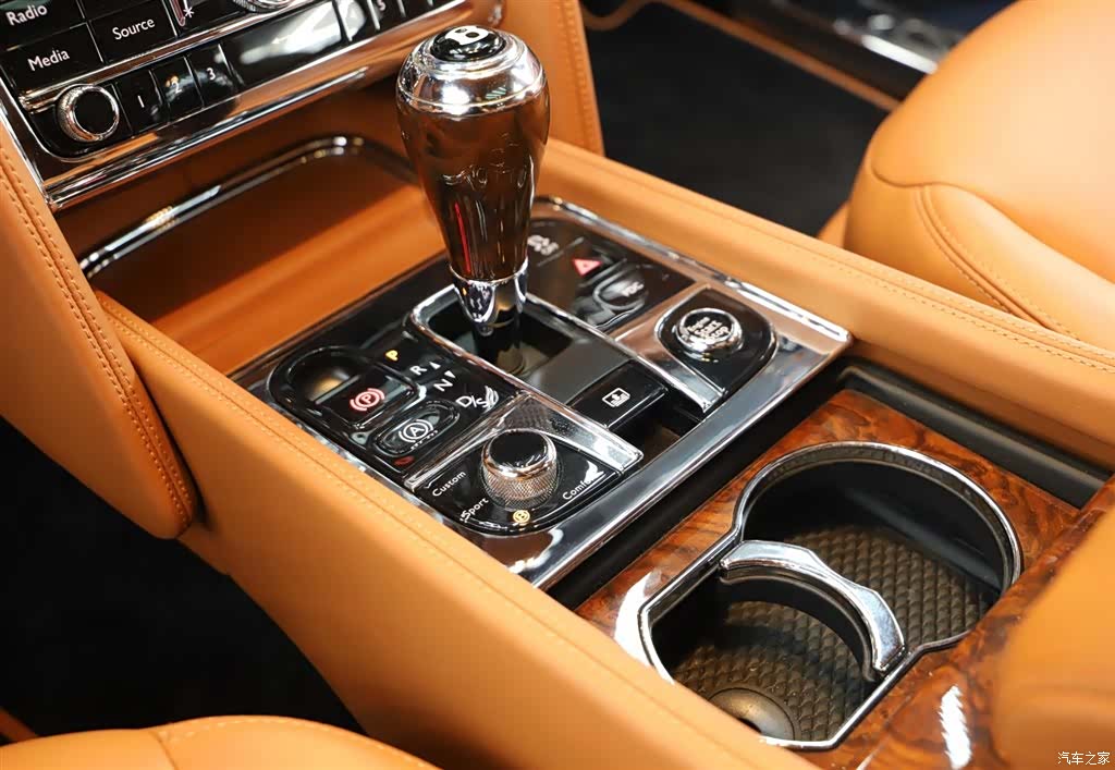 Bentley Mulsanne, 2018 12