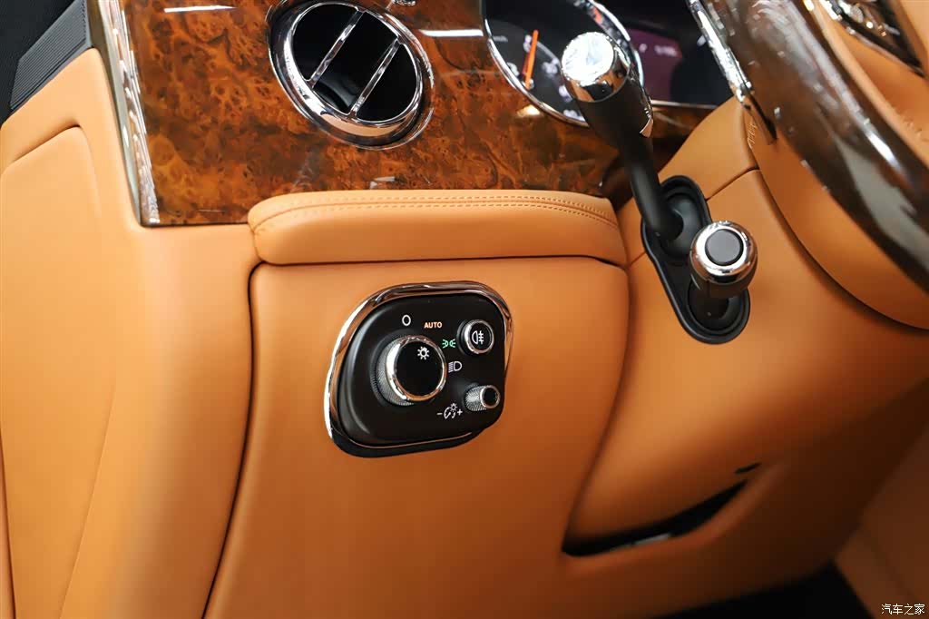 Bentley Mulsanne, 2018 25