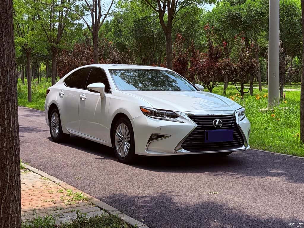 Lexus ES, 2016 3