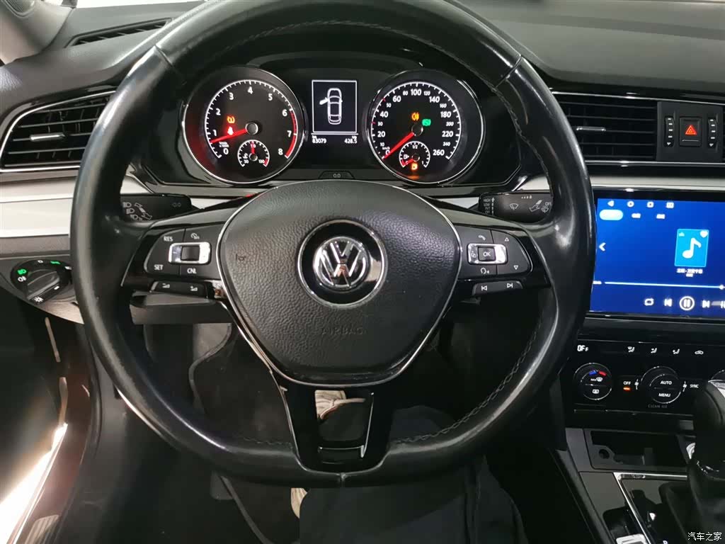 Volkswagen Lamando, 2015 7