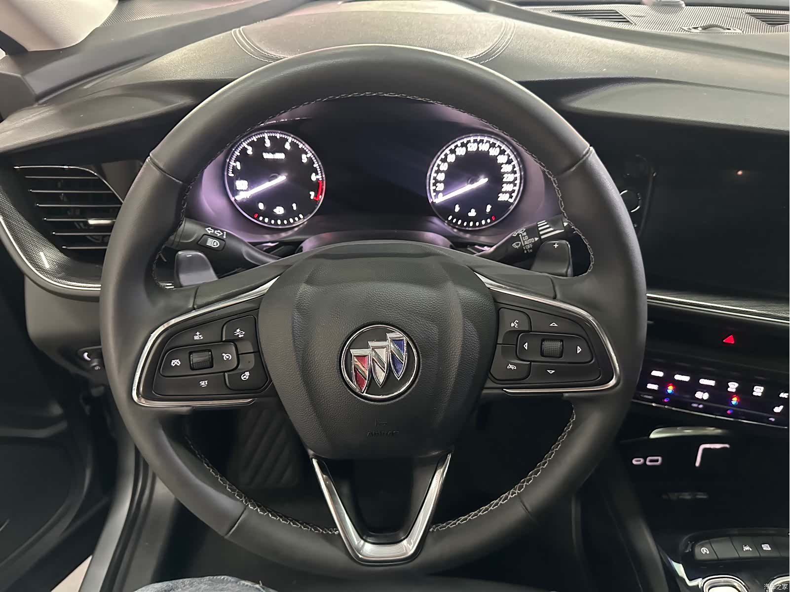 Buick Envision Plus, 2023 8