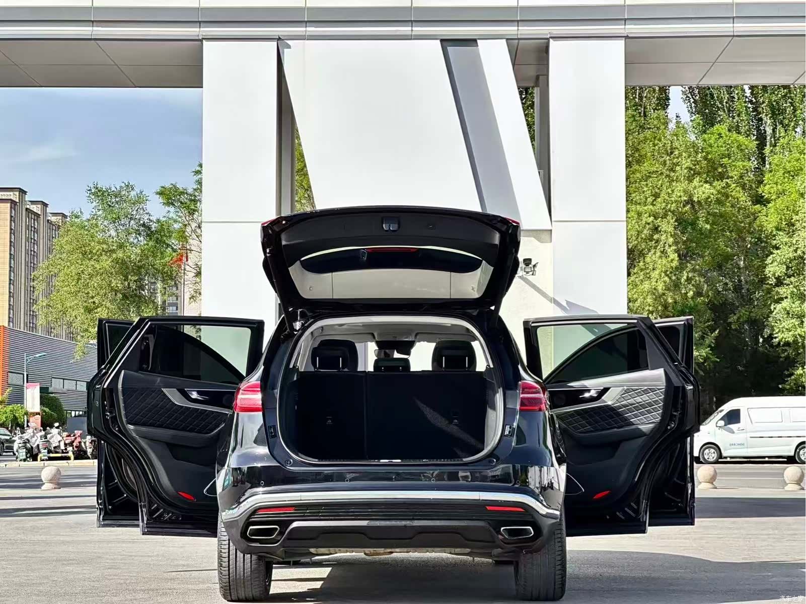 Hongqi HS5, 2021 8