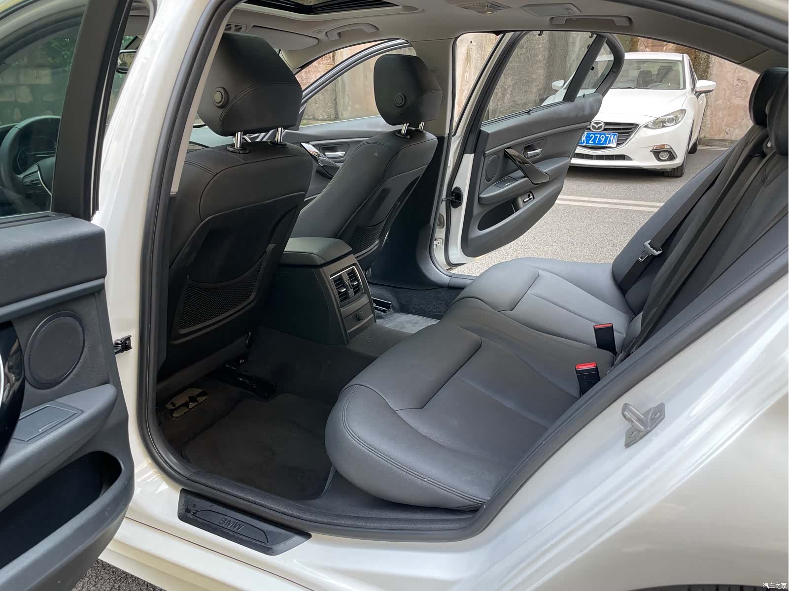 BMW 3 Series, 2016 10