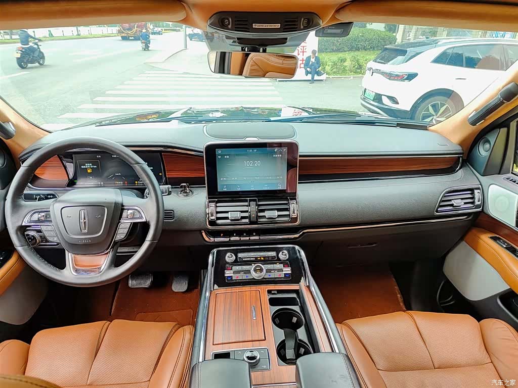 Lincoln Navigator, 2021 10
