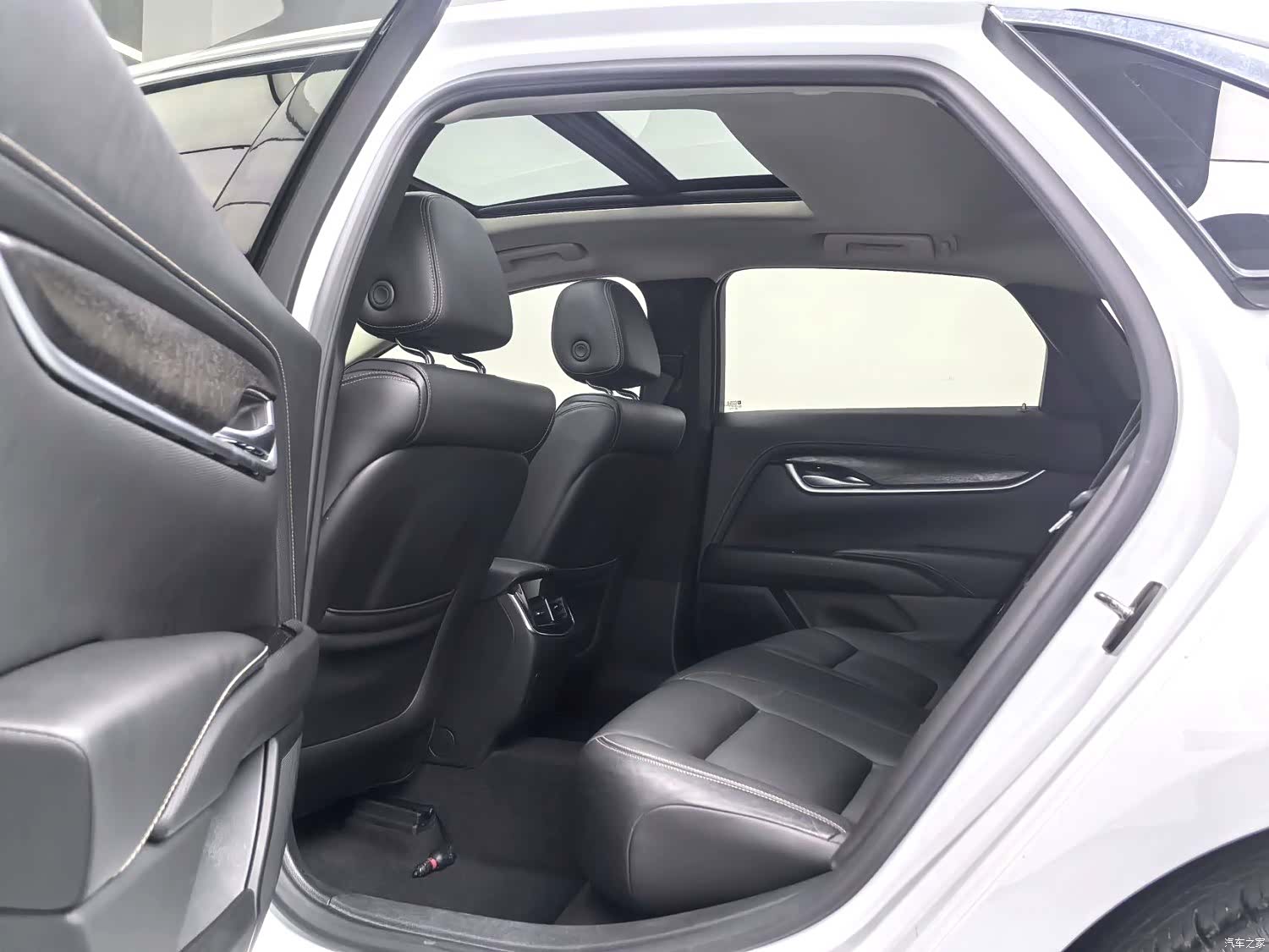 Cadillac XTS, 2018 все фото