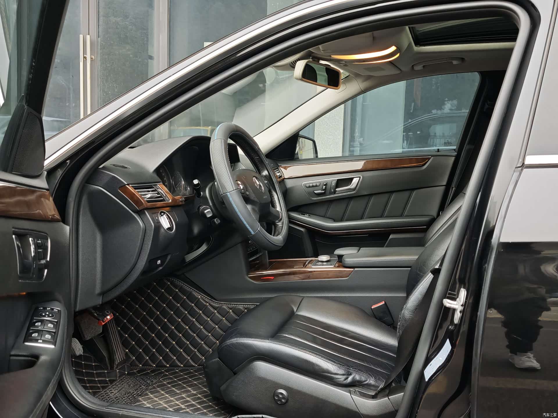 Mercedes-Benz E-Class, 2012 4