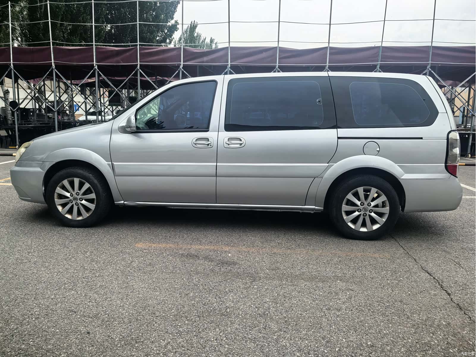 Buick GL8, 2012 7
