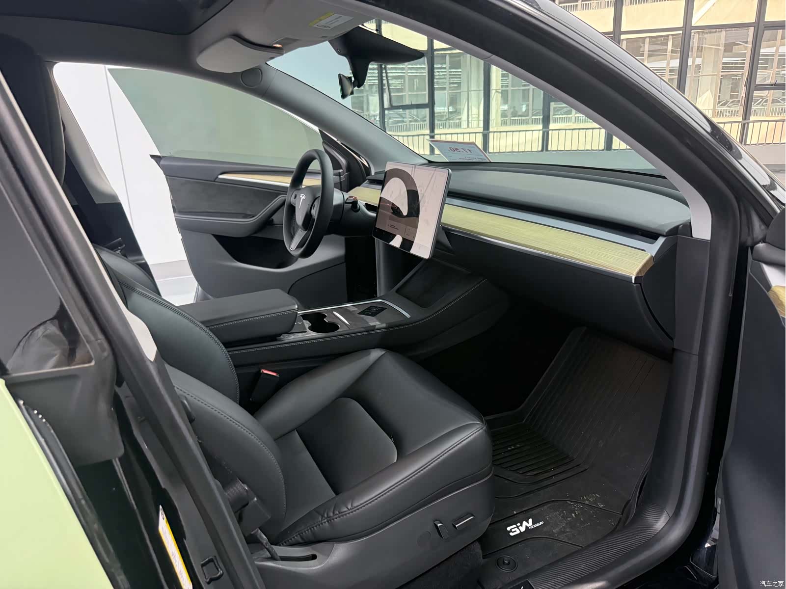 Tesla Model Y, 2023 все фото