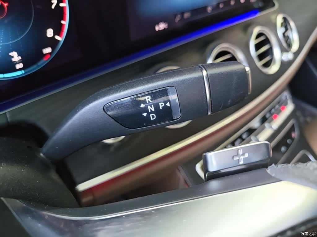 Mercedes-Benz E-Class, 2021 14