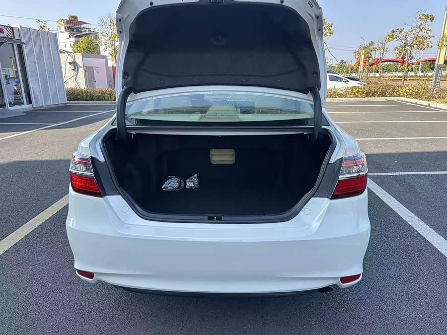 Toyota Camry 2016, фото 17