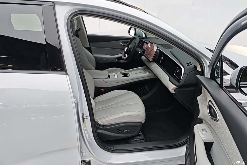 BYD HiAce, 2025 8