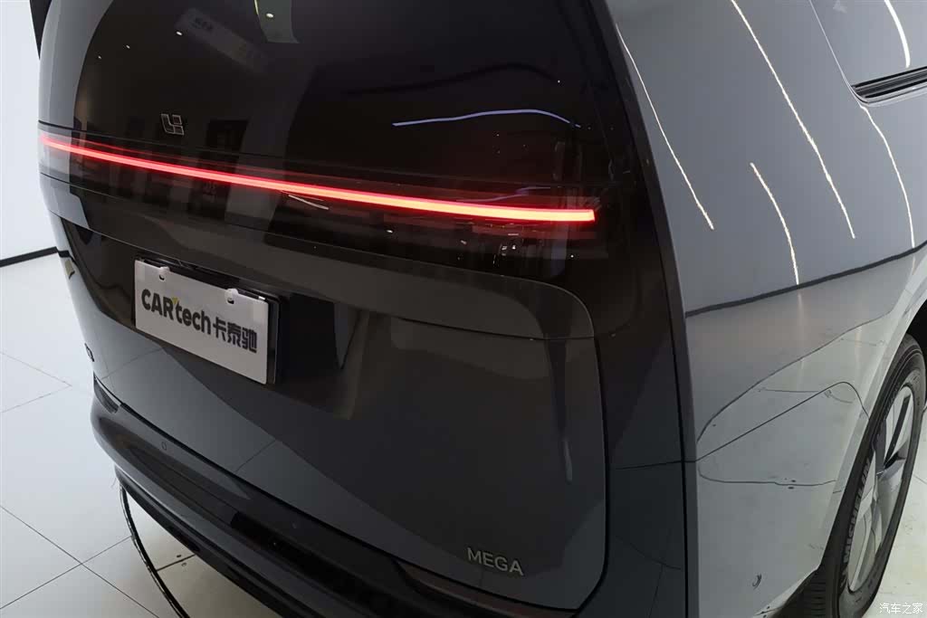 Li Auto MEGA, 2025 12