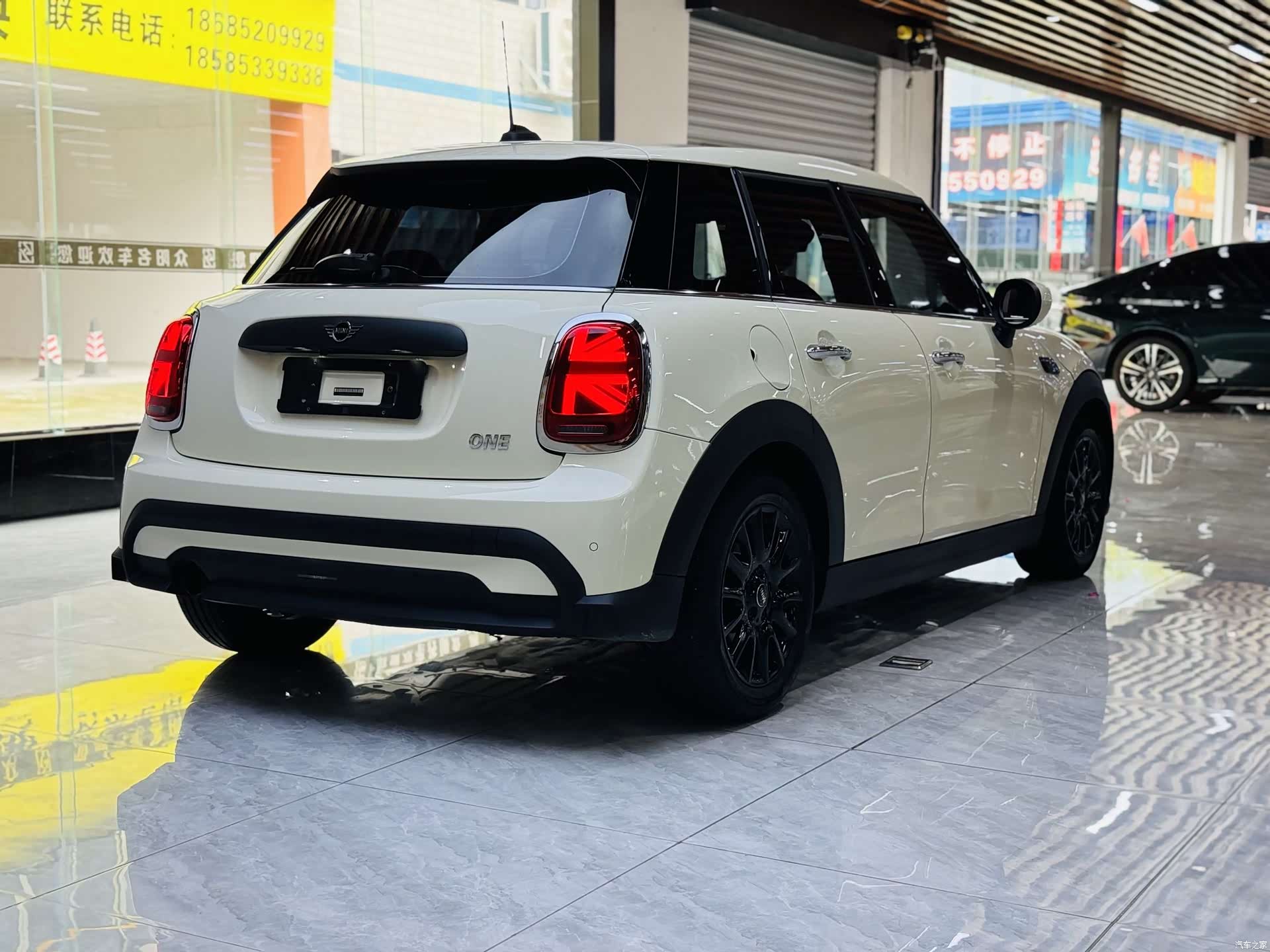Mini ONE, 2021 17