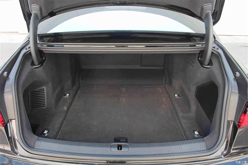 Audi A8L, 2020 7