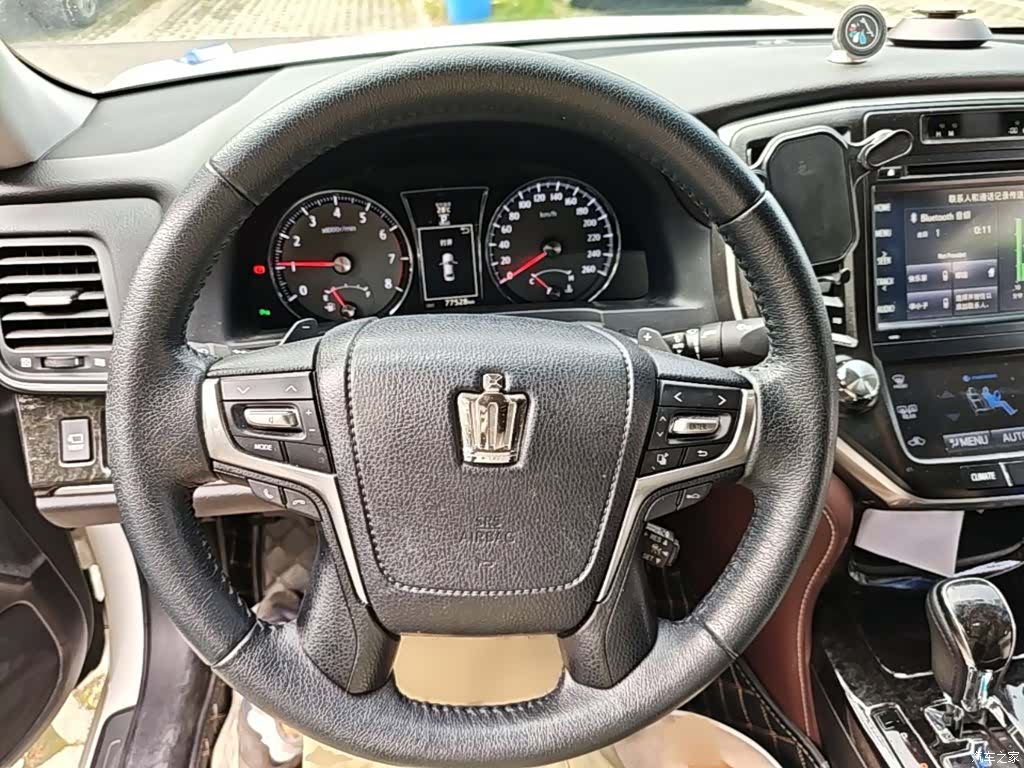 Toyota Crown, 2018 3