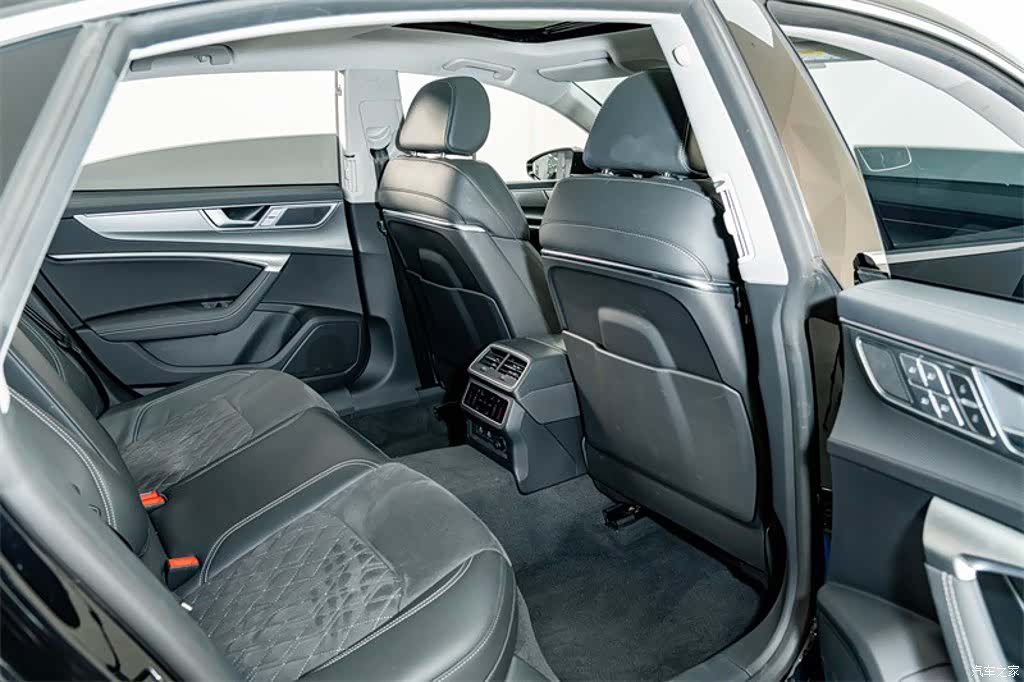 Audi A7L, 2025 22