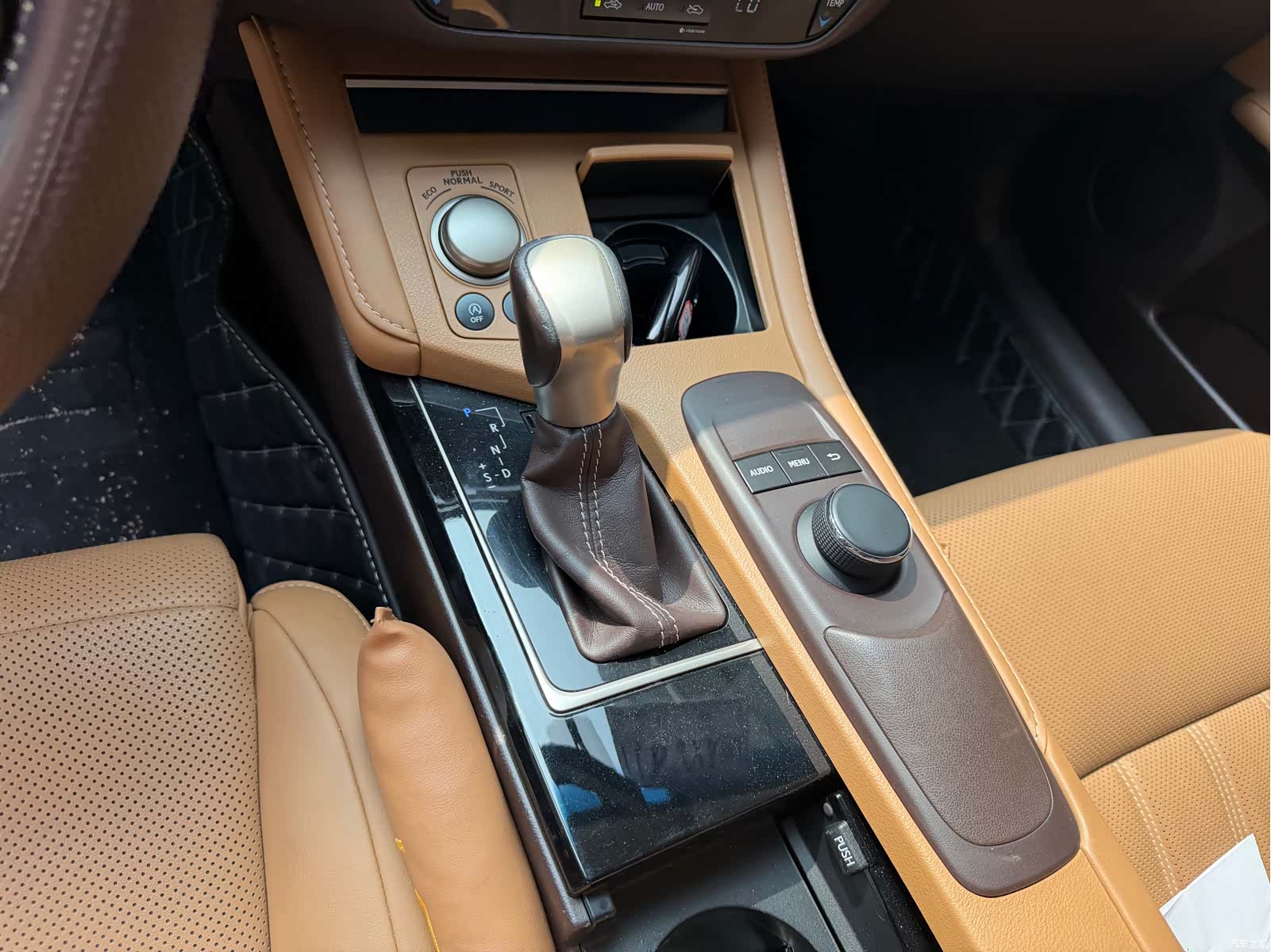 Lexus ES, 2015 9