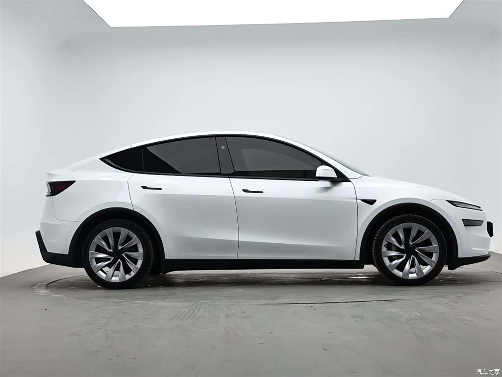 Tesla Model Y, 2025 все фото