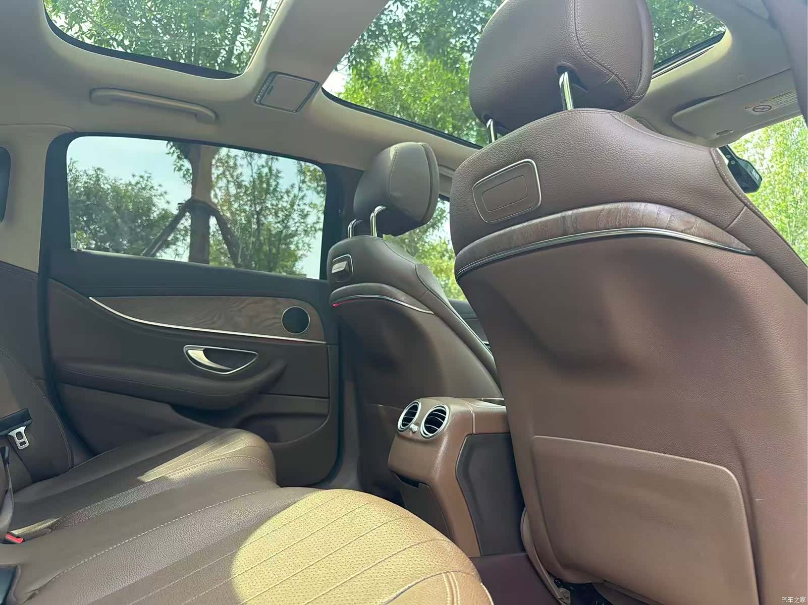 Mercedes-Benz E-Class, 2019 9