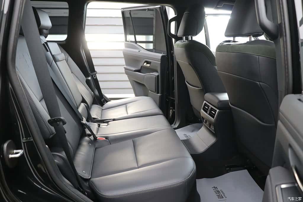 Lexus GX, 2025 23