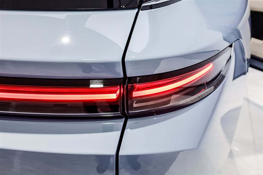 Li Auto i8, 2025 7