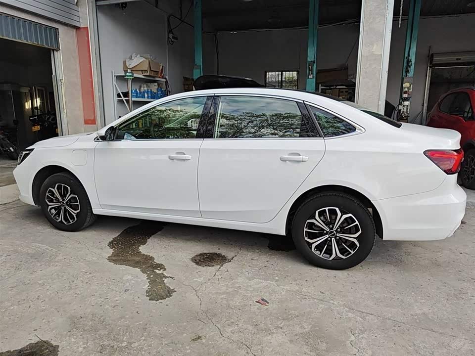 Roewe i6 MAX Roewe i6 MAX