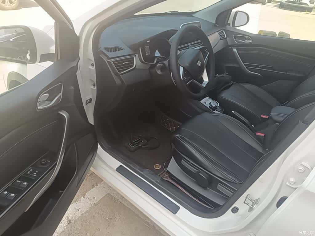 Wuling 310W, 2020 16