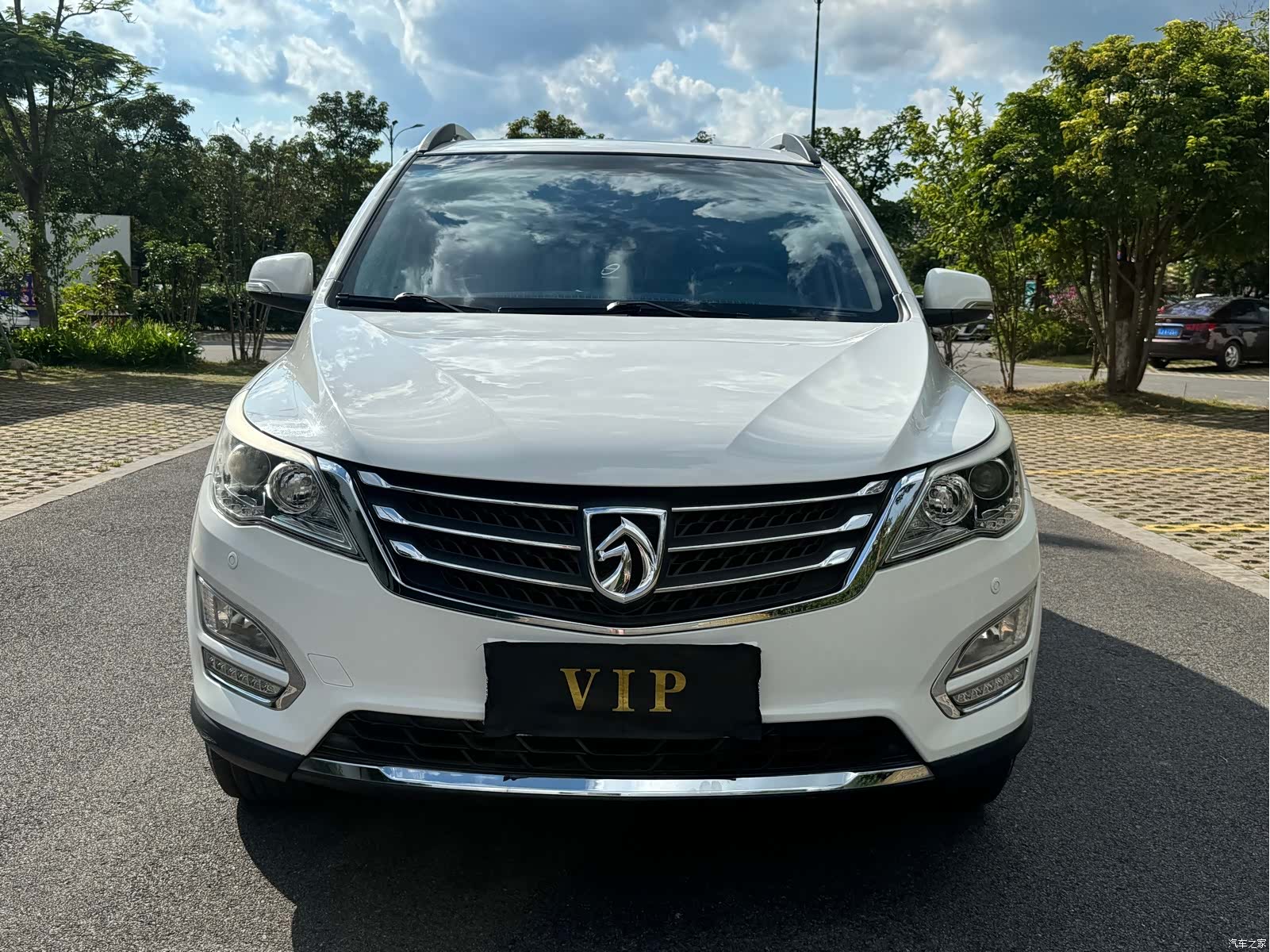 Wuling 560, 2015 1