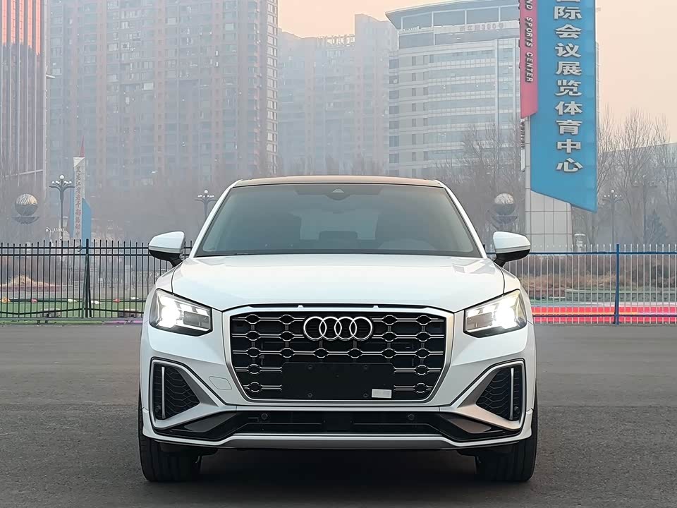 Audi Q2L