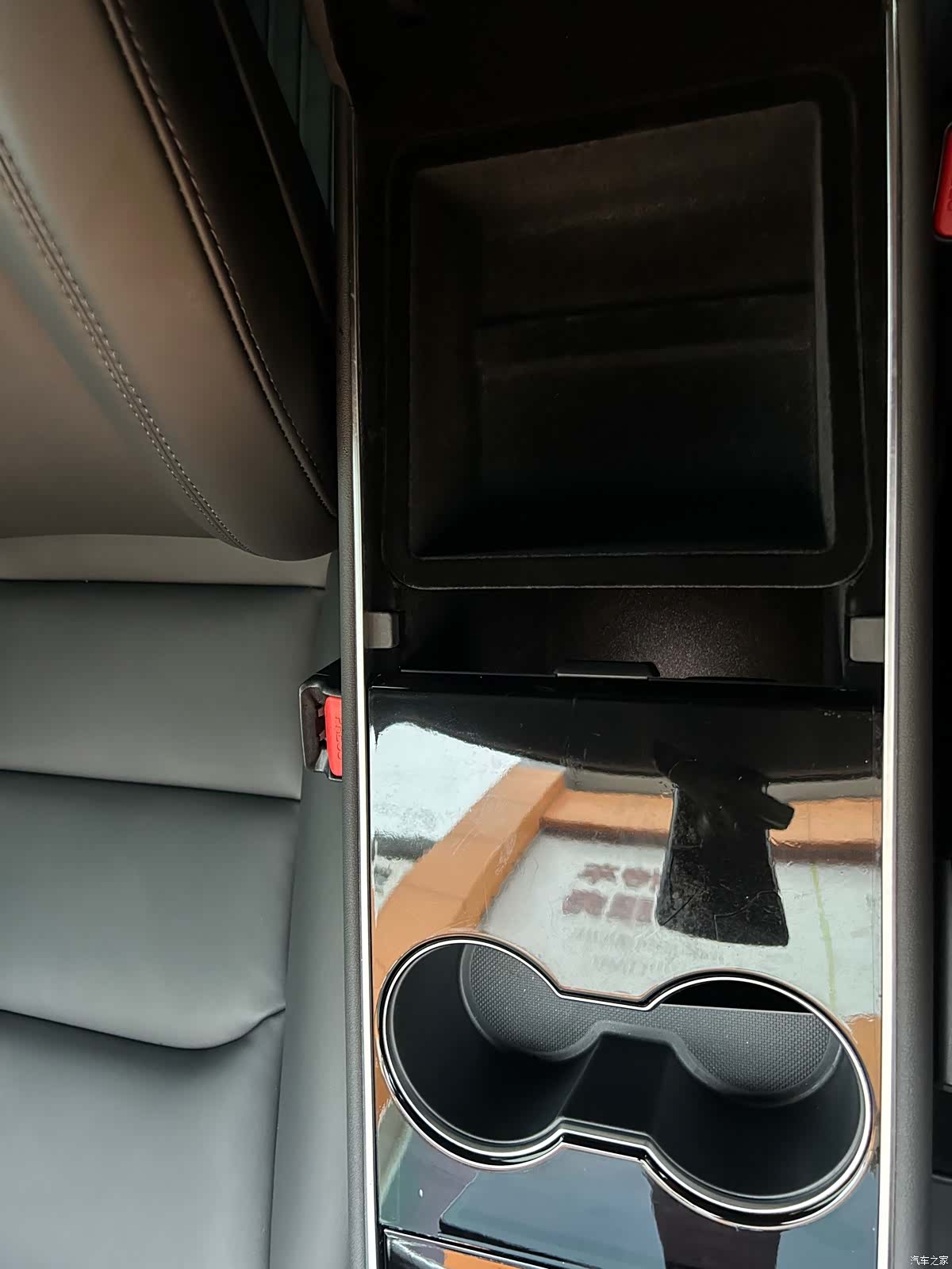 Tesla Model 3, 2020 37