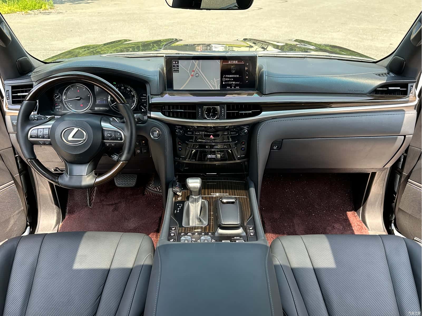 Lexus LX, 2022 8