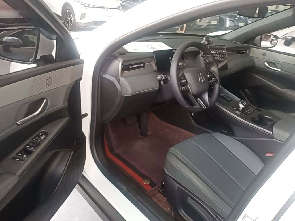 BYD Qin, 2025 16